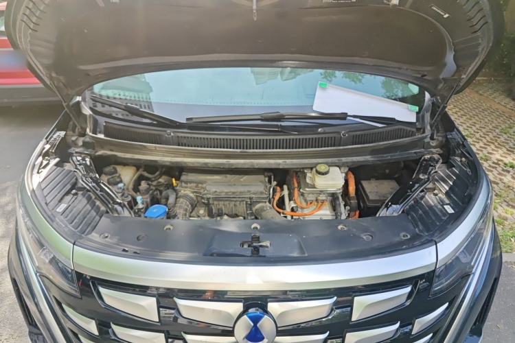 Used Denza D9 2022 DM-i 970 Four-Wheel Drive Flagship Model Engine Bay