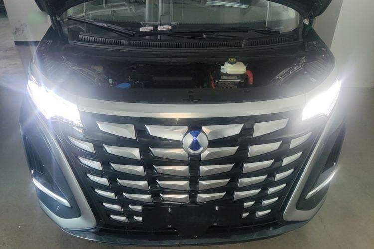 Used Denza D9 2022 DM-i 1040 Prestige Model Engine Bay