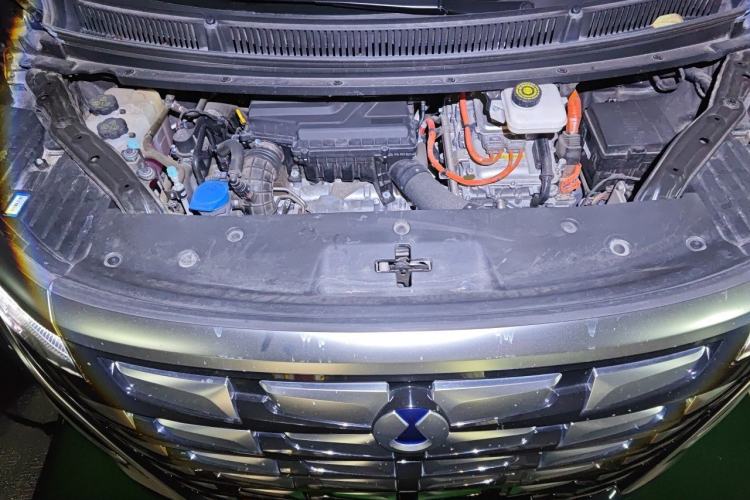 Used Denza D9 2022 DM-i 970 Four-Wheel Drive Prestige Model Engine Bay