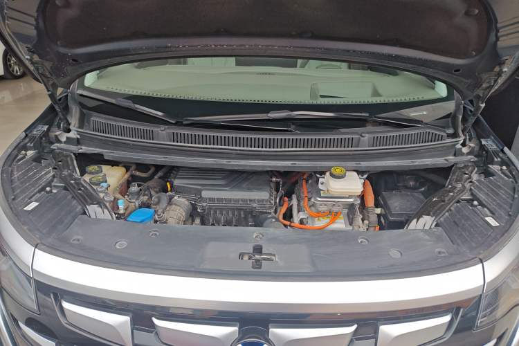 Used Denza D9 2022 DM-i 970 Four-Wheel Drive Prestige Model Engine Bay