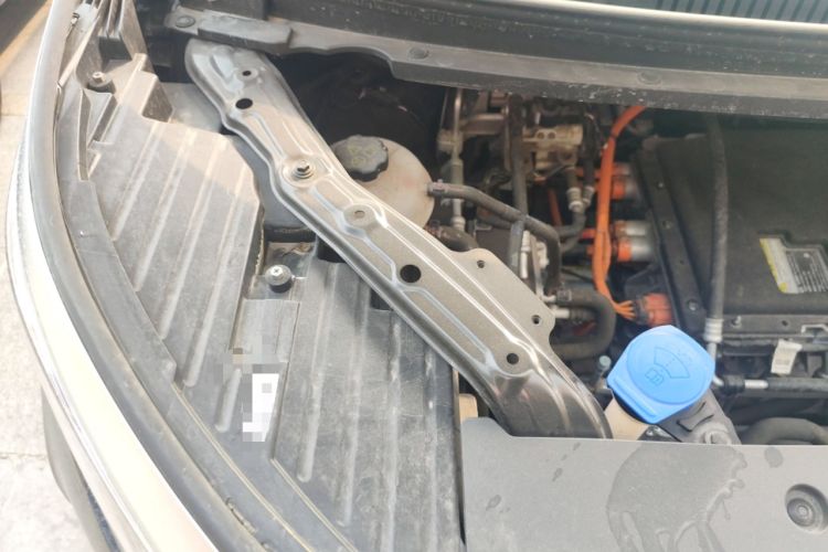 Used Denza D9 2022 EV 620 Prestige Model Engine Bay Right