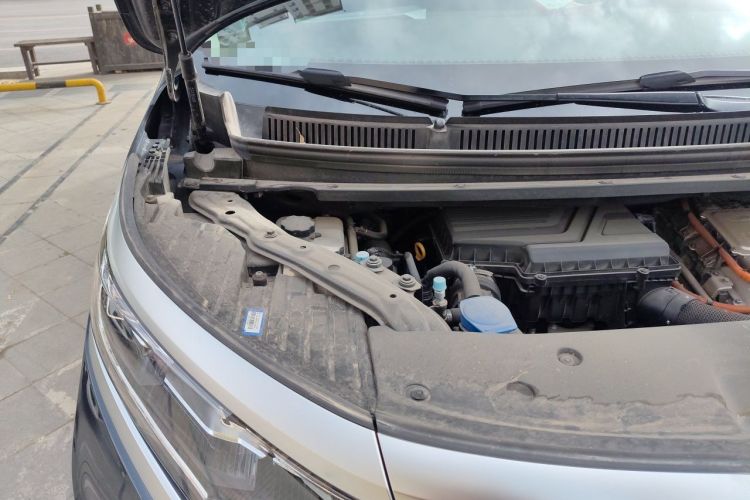 Used Denza D9 2022 DM-i 1040 Prestige Model Engine Bay Right