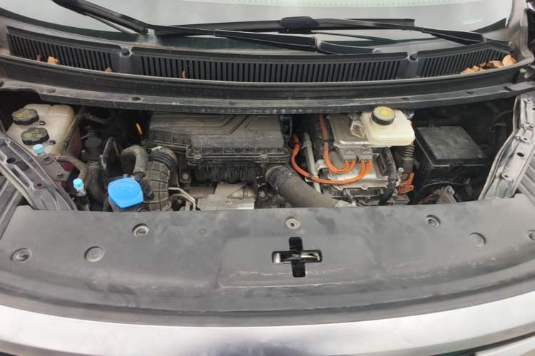 Used Denza D9 2022 DM-i 970 Four-Wheel Drive Prestige Model Engine Bay