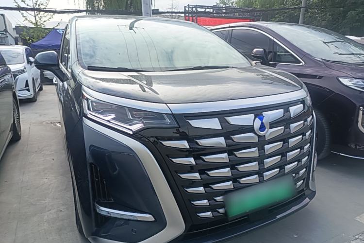Used Denza D9 2022 DM-i 1040 Prestige Model Exterior 1
