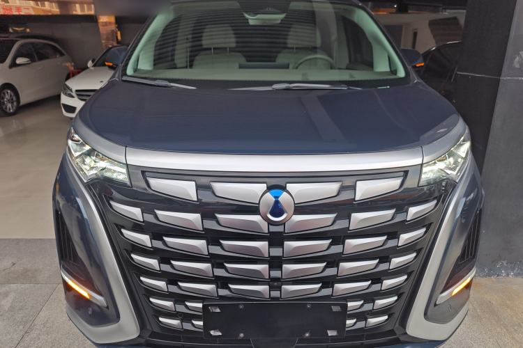Used Denza D9 2022 DM-i 970 Four-Wheel Drive Prestige Model Exterior 1