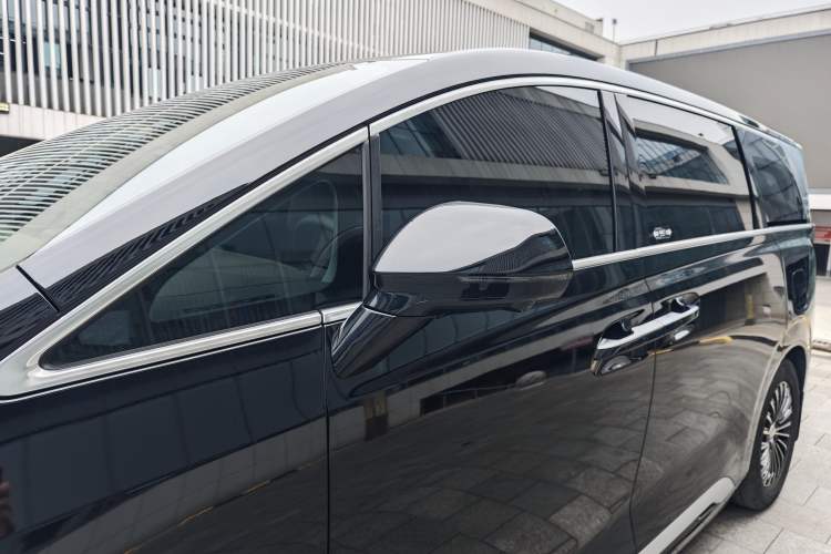 Used Denza D9 2022 DM-i 970 Four-Wheel Drive Prestige Model Exterior 11