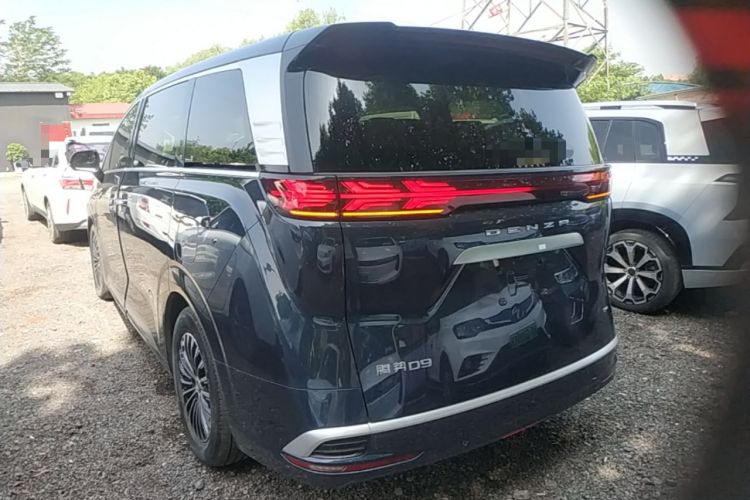 Used Denza D9 2022 DM-i 1040 Prestige Model Exterior 2
