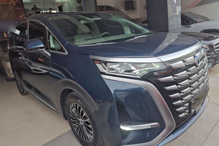 Used Denza D9 2022 DM-i 970 Four-Wheel Drive Prestige Model Exterior 2