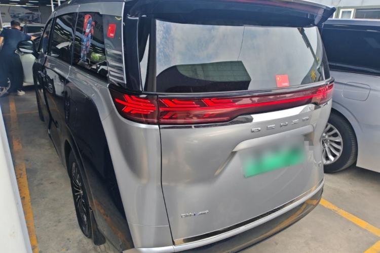 Used Denza D9 2022 DM-i 970 Four-Wheel Drive Prestige Model Exterior 2