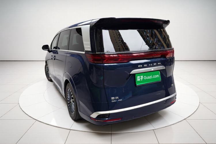 Used Denza D9 2022 DM-i 970 Four-Wheel Drive Prestige Model Exterior 3