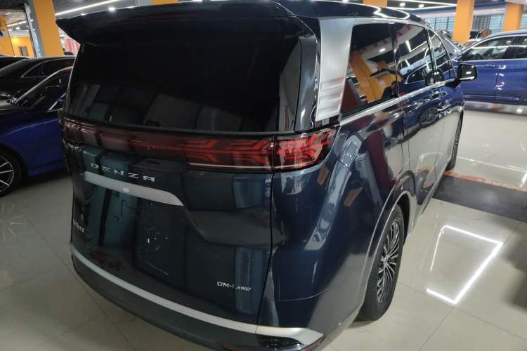 Used Denza D9 2022 DM-i 970 Four-Wheel Drive Flagship Model Exterior 5