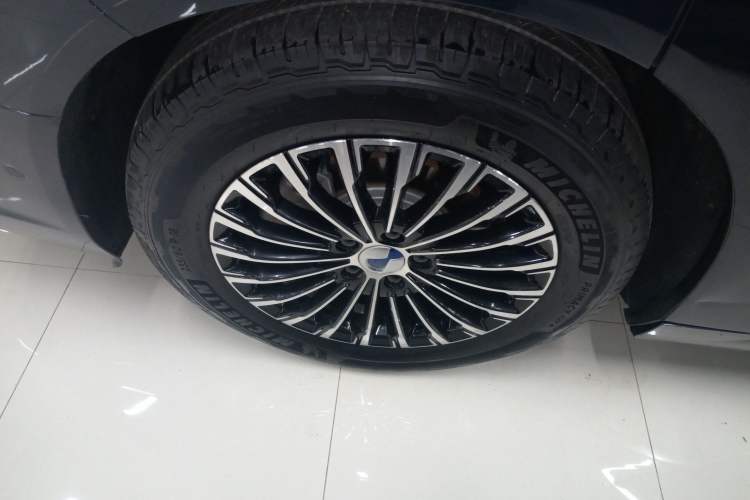 Used Denza D9 2022 DM-i 970 Four-Wheel Drive Flagship Model Exterior 5