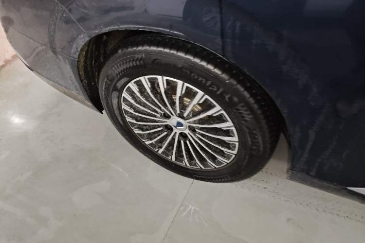 Used Denza D9 2022 DM-i 970 Four-Wheel Drive Flagship Model Exterior 5