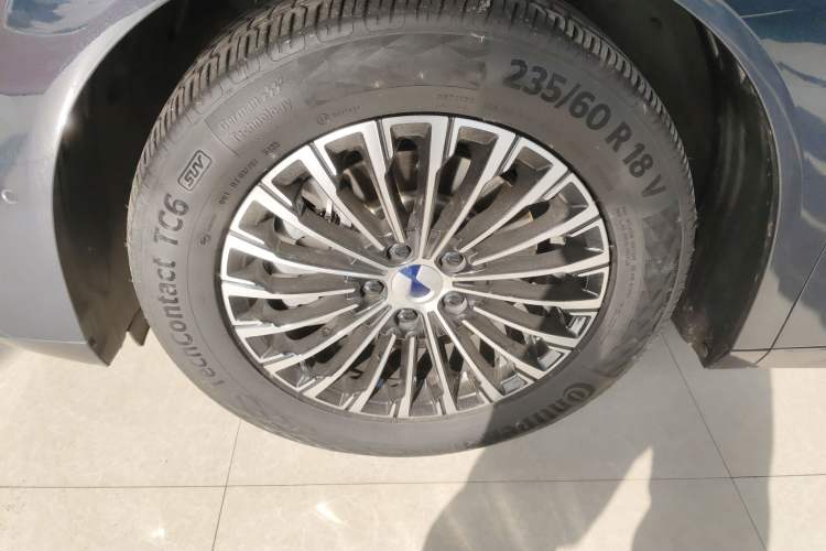 Used Denza D9 2022 DM-i 970 Four-Wheel Drive Flagship Model Exterior 7