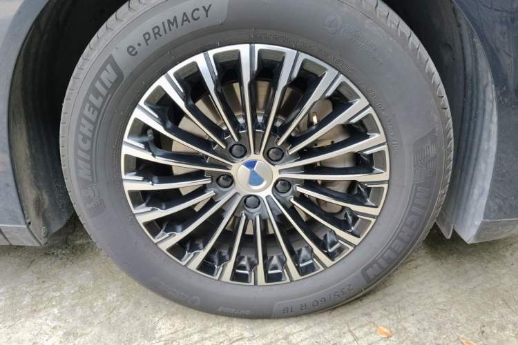 Used Denza D9 2022 DM-i 970 Four-Wheel Drive Flagship Model Exterior 7