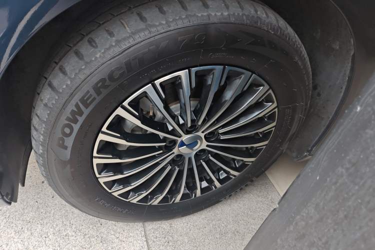 Used Denza D9 2022 DM-i 970 Four-Wheel Drive Prestige Model Exterior 7
