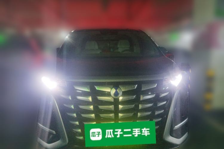 Used Denza D9 2022 DM-i 970 Four-Wheel Drive Prestige Model Front