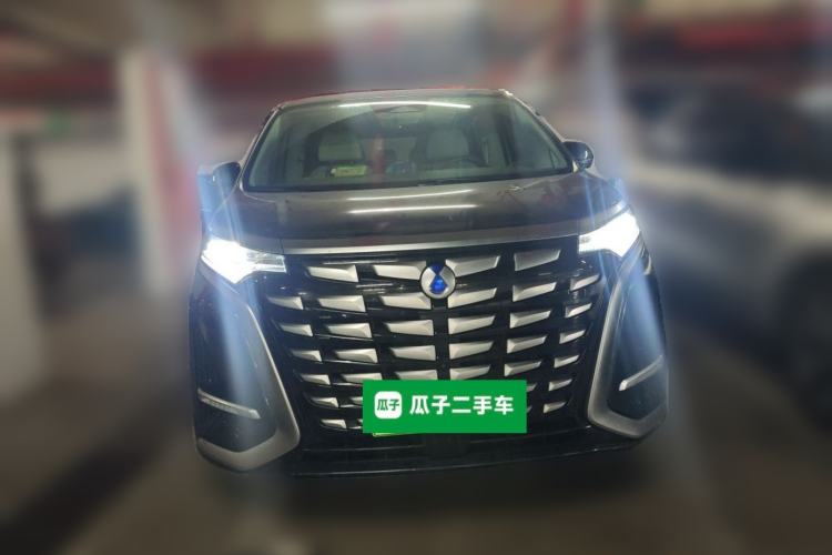 Used Denza D9 2022 DM-i 1040 Prestige Model Front