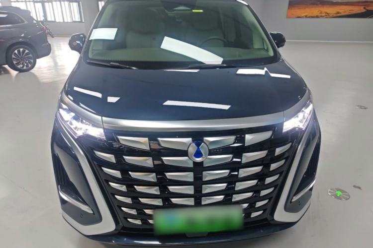 Used Denza D9 2022 DM-i 970 Four-Wheel Drive Prestige Model Front