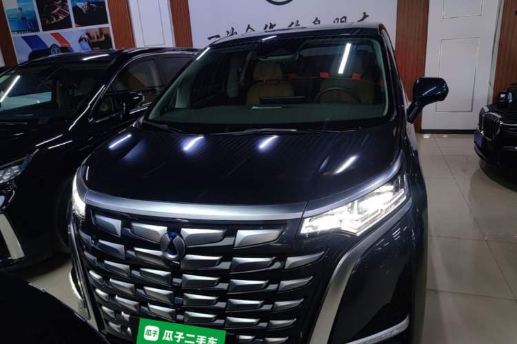 Used Denza D9 2022 DM-i 945 Luxury Model Front