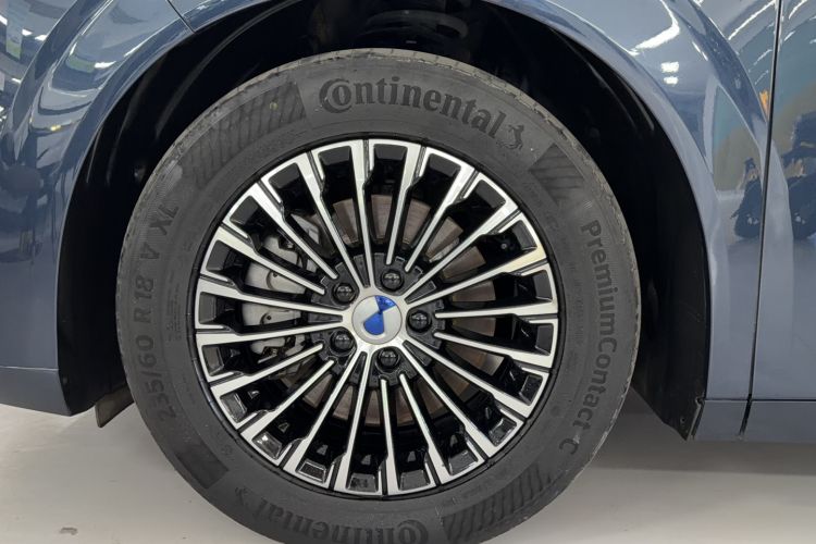 Used Denza D9 2022 DM-i 970 Four-Wheel Drive Prestige Model Front
