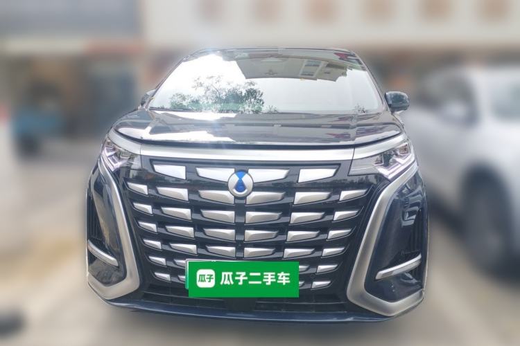 Used Denza D9 2022 DM-i 1040 Prestige Model Front