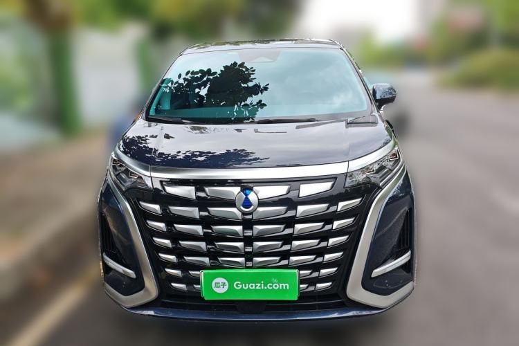 Used Denza D9 2022 DM-i 1040 Prestige Model Front