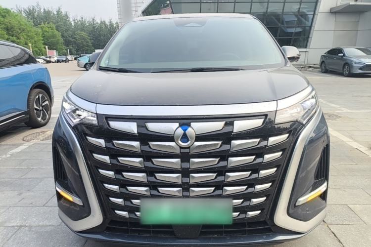 Used Denza D9 2022 DM-i 1040 Prestige Model Front