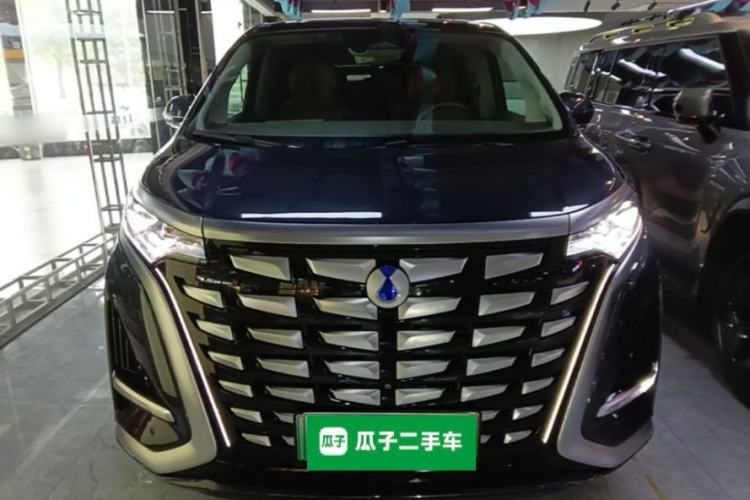 Used Denza D9 2022 DM-i 970 Four-Wheel Drive Flagship Model Front