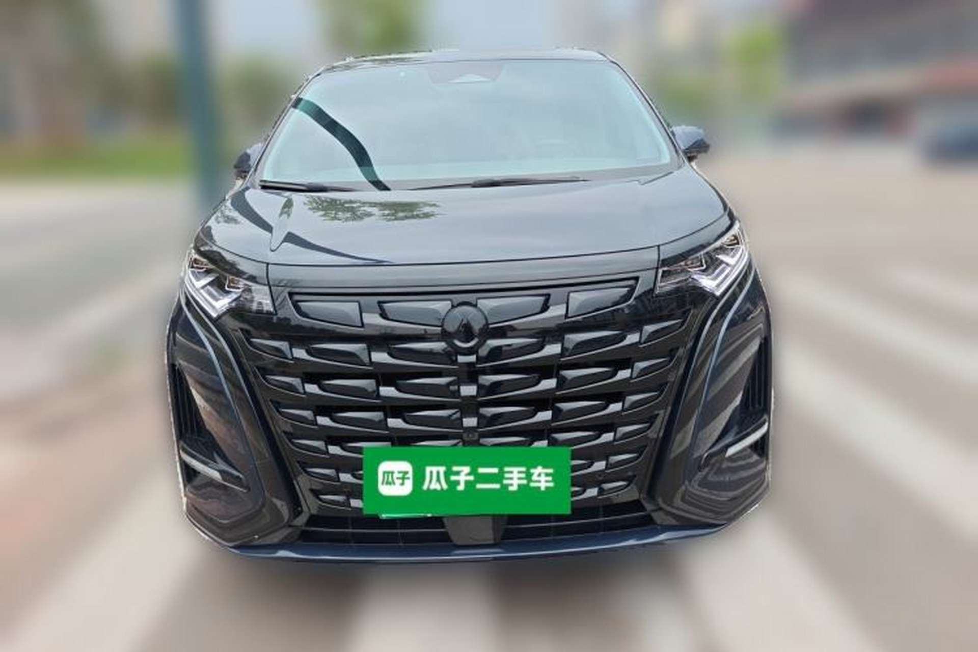 Used Denza D9 2022 DM-i 1040 Prestige Model Front