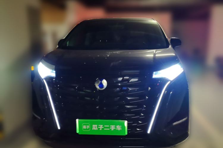 Used Denza D9 2022 DM-i 970 Four-Wheel Drive Flagship Model Front