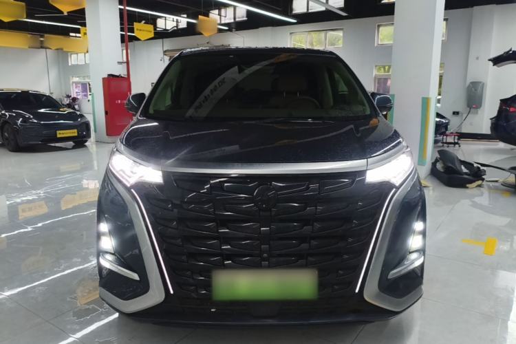 Used Denza D9 2022 DM-i 970 Four-Wheel Drive Flagship Model Front
