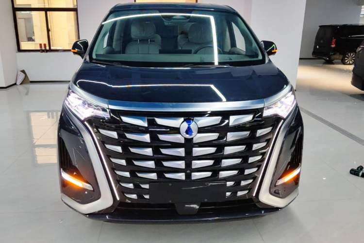 Used Denza D9 2022 DM-i 970 Four-Wheel Drive Flagship Model Front