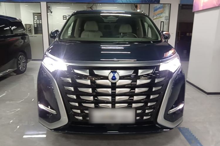 Used Denza D9 2022 DM-i 970 Four-Wheel Drive Prestige Model Front