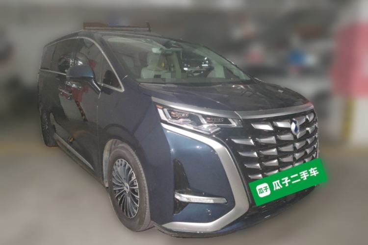Used Denza D9 2022 DM-i 970 Four-Wheel Drive Flagship Model Front Right 45 Deg