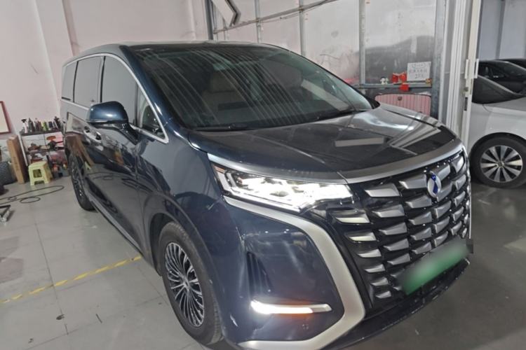 Used Denza D9 2022 DM-i 970 Four-Wheel Drive Prestige Model Front Right 45 Deg