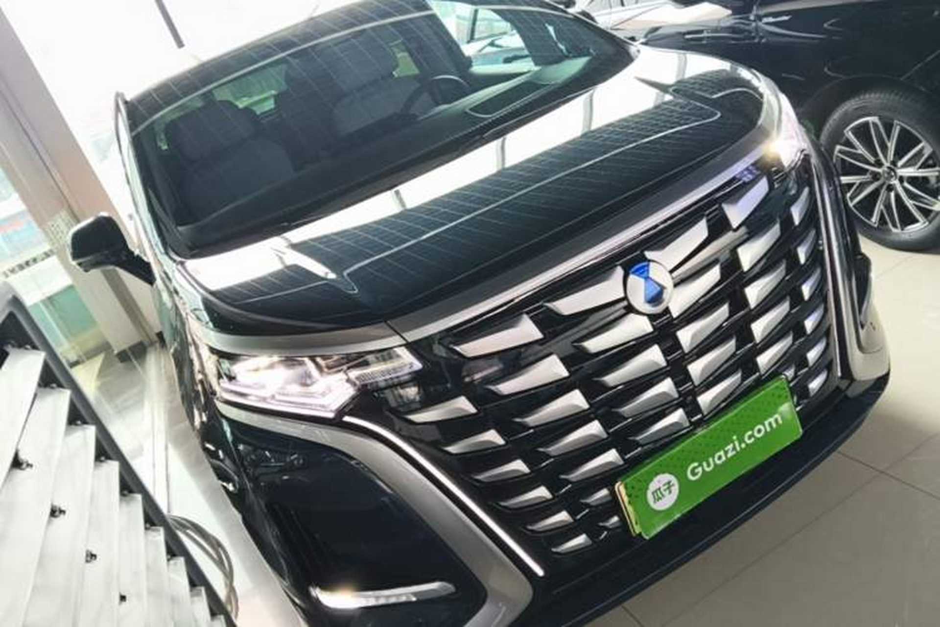 Used Denza D9 2022 DM-i 970 Four-Wheel Drive Flagship Model Front Right 45 Deg
