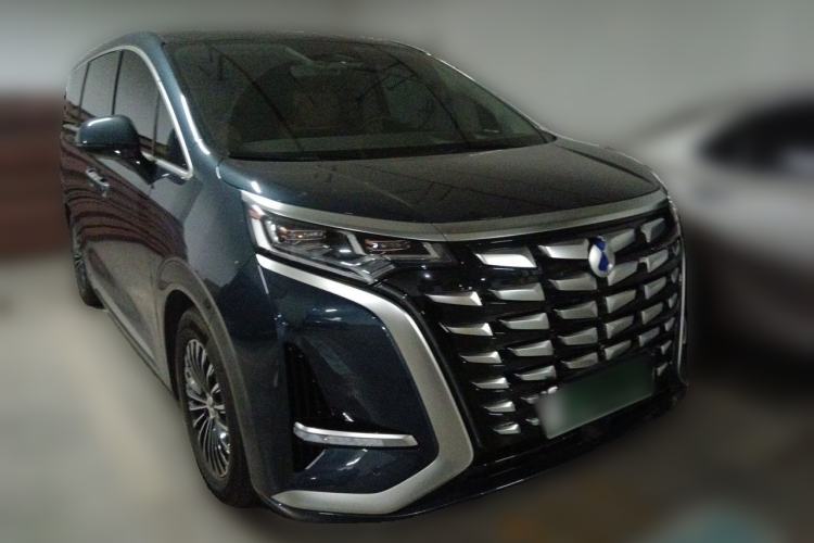 Used Denza D9 2022 DM-i 970 Four-Wheel Drive Prestige Model Front Right 45 Deg