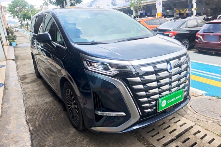 Used Denza D9 2022 DM-i 970 Four-Wheel Drive Flagship Model Front Right 45 Deg