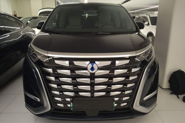 Used Denza D9 2022 DM-i 970 Four-Wheel Drive Flagship Model Front