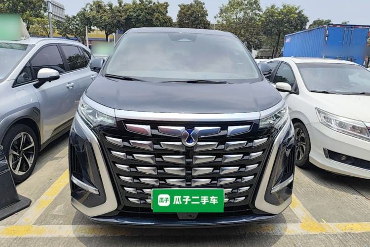 Used Denza D9 2022 DM-i 970 Four-Wheel Drive Prestige Model Front
