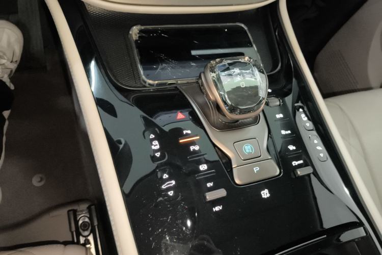 Used Denza D9 2022 DM-i 970 Four-Wheel Drive Flagship Model Gear Lever