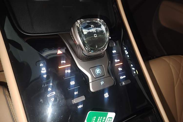 Used Denza D9 2022 DM-i 970 Four-Wheel Drive Flagship Model Gear Lever