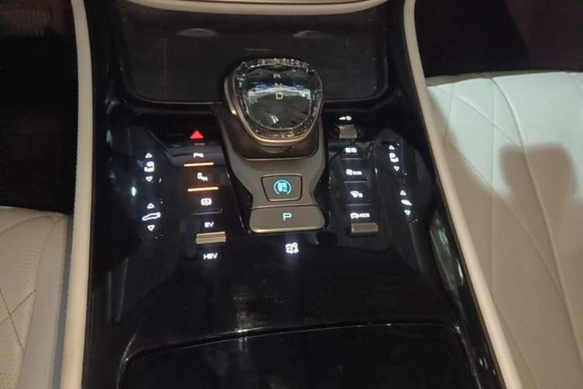 Used Denza D9 2022 DM-i 970 Four-Wheel Drive Prestige Model Gear Lever