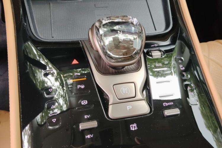 Used Denza D9 2022 DM-i 970 Four-Wheel Drive Flagship Model Gear Lever