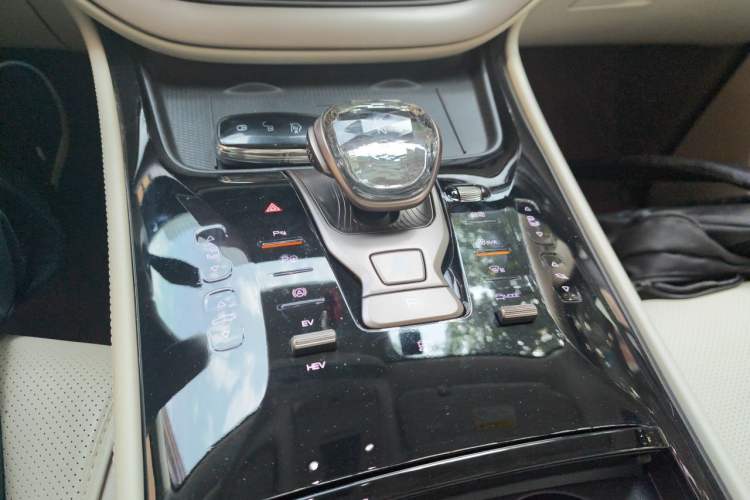 Used Denza D9 2022 DM-i 970 Four-Wheel Drive Flagship Model Gear Lever