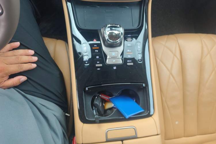 Used Denza D9 2022 DM-i 970 Four-Wheel Drive Flagship Model Gear Lever