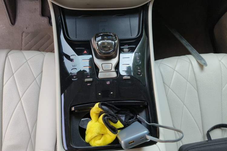 Used Denza D9 2022 DM-i 970 Four-Wheel Drive Prestige Model Gear Lever