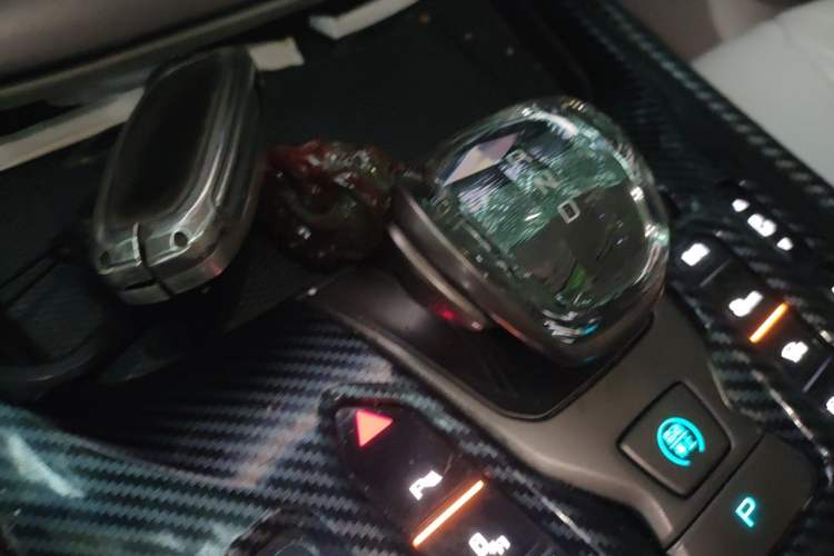 Used Denza D9 2022 DM-i 970 Four-Wheel Drive Prestige Model Gear Lever