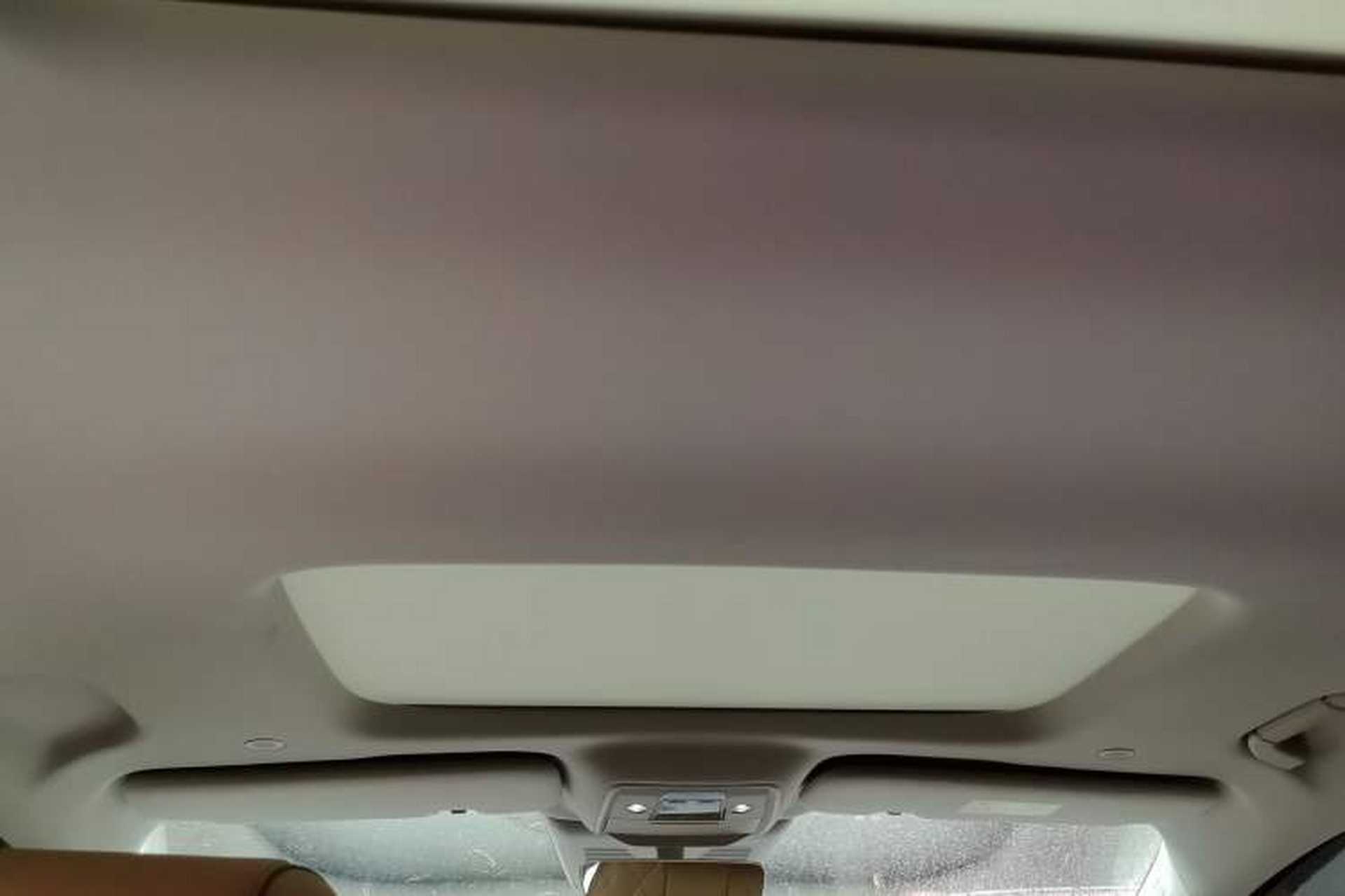 Used Denza D9 2022 DM-i 1040 Prestige Model Headliner
